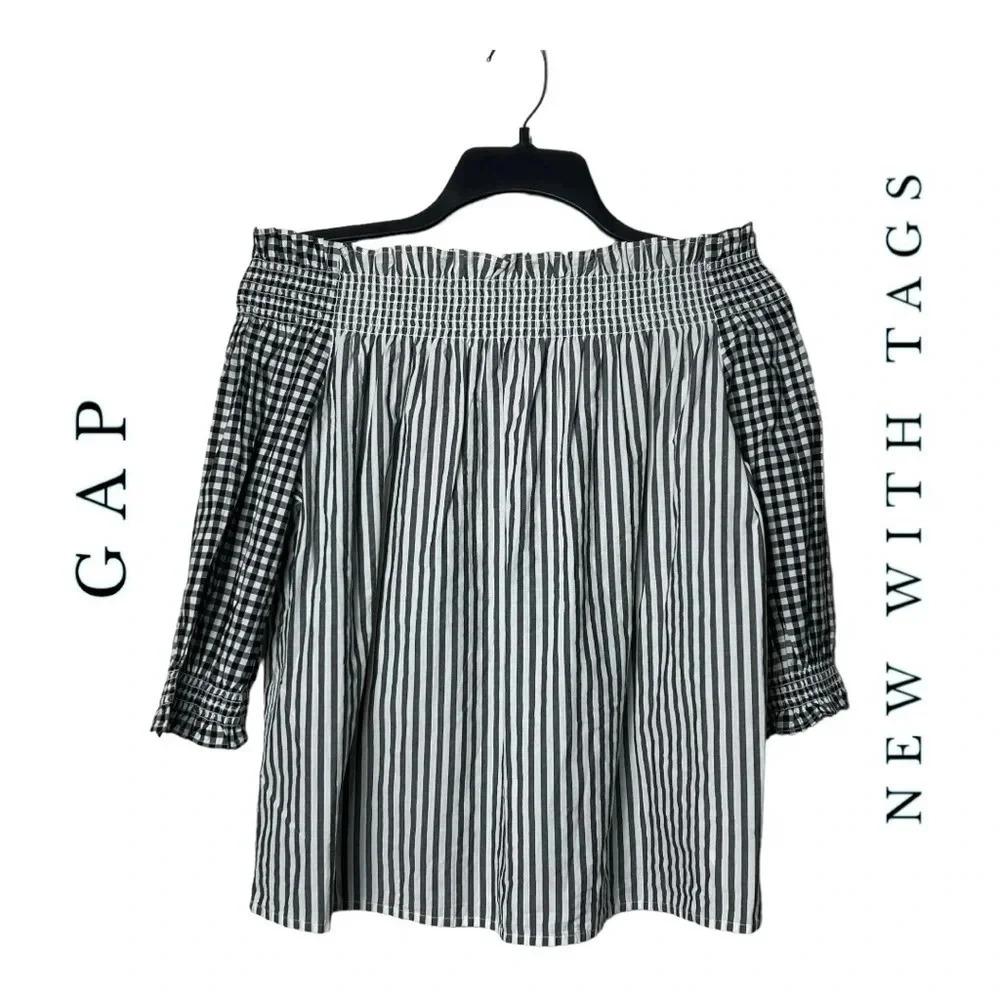 1477. GAP OFF SHOULDER TOP SMOCKING STRIPES PATTERN GRAY/BLACK/WHITE IN COLOR
